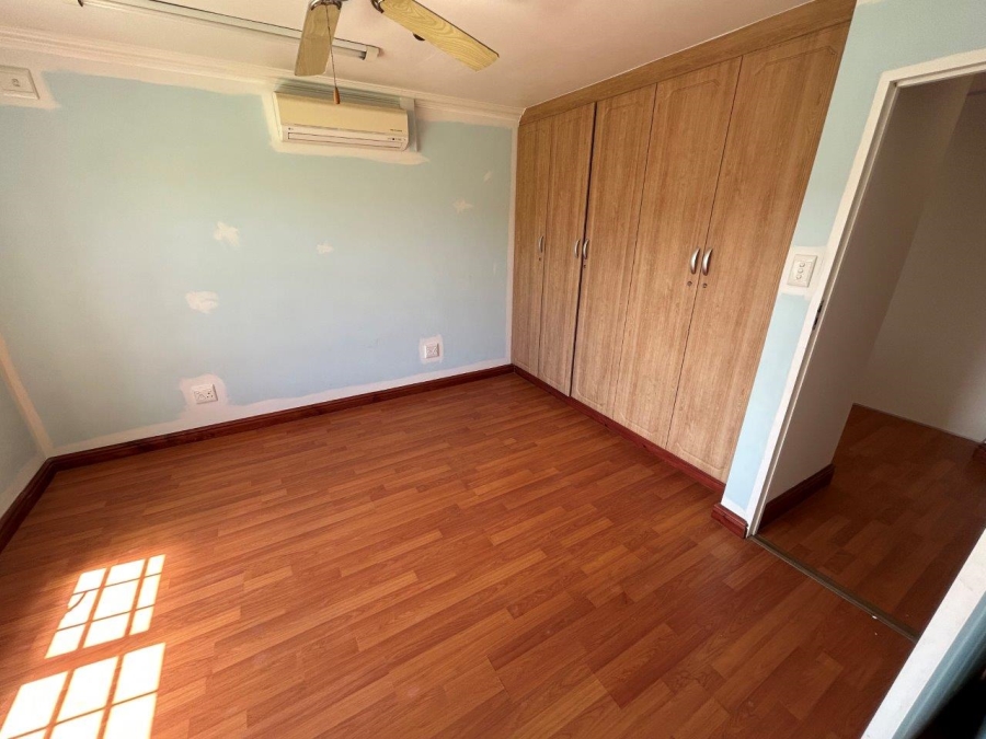 9 Bedroom Property for Sale in Wavecrest Eastern Cape